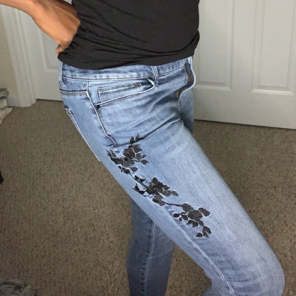 Embroidered womens jeans size 4